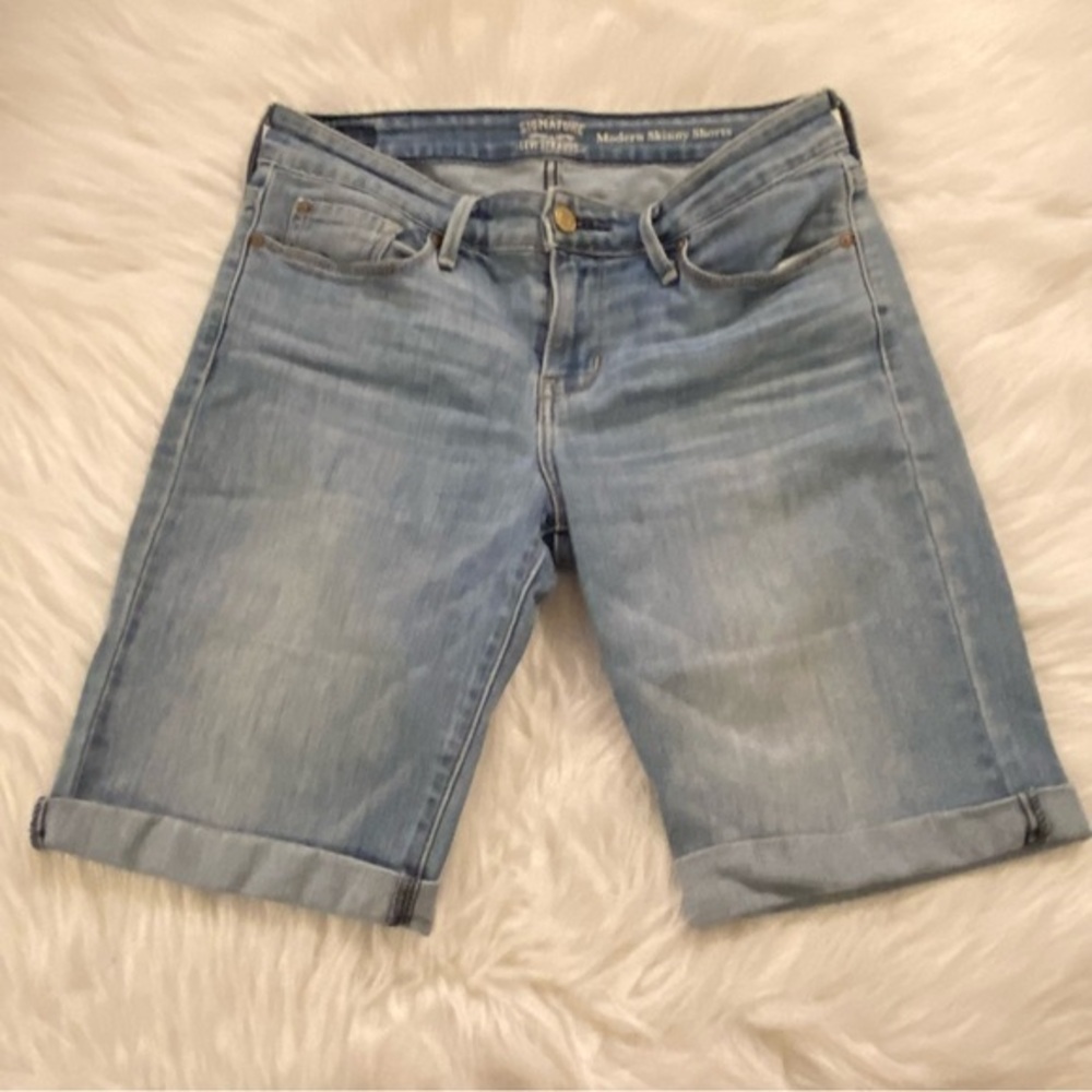 Levi’s Shorts Women’s Size 27 Modern Skinny Denim Light Wash‎ Cuffed Hem